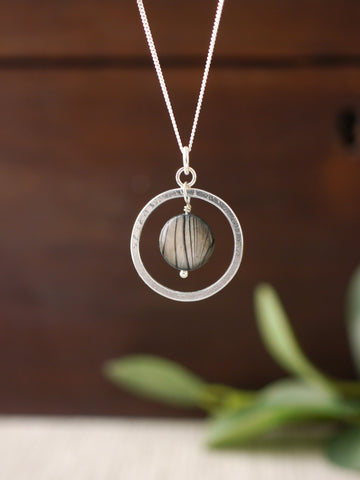 grey-mother-of-pearl-circle-silver-pendant-necklace-handmade