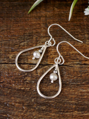 grey-pearl-handmade-teardrop-silver-dangly-earrings